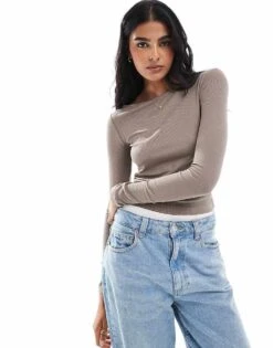 Cotton:On Cotton On Staple Rib Boat Neck Long Sleeve Top In Mocha For Women