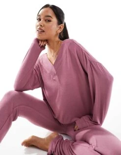 Cotton:On Cotton On Lounge Super Soft V Neck Sweatshirt In Washed Berry For Women